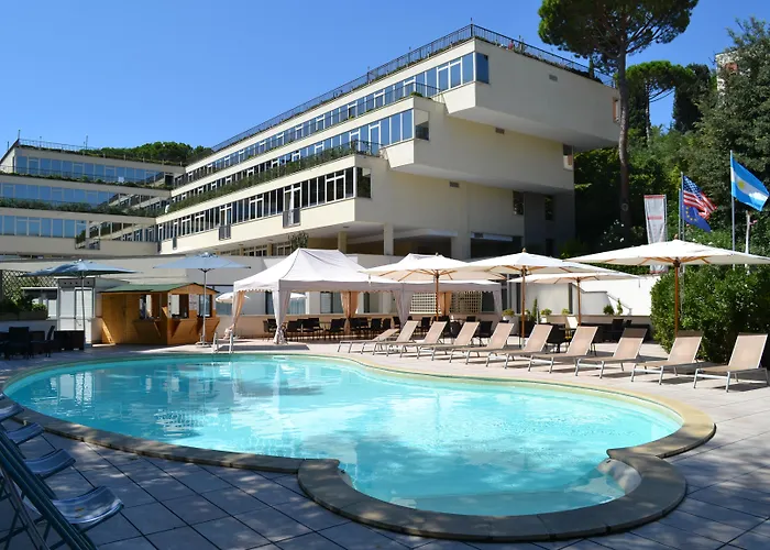 Cardinal St. Peter Otel 4*