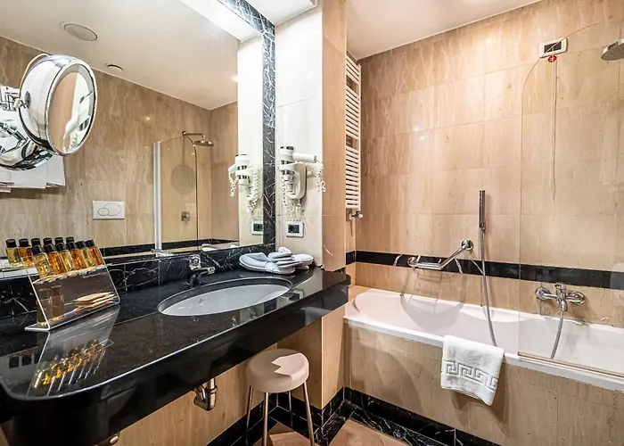 Cardinal St. Peter Otel 4*