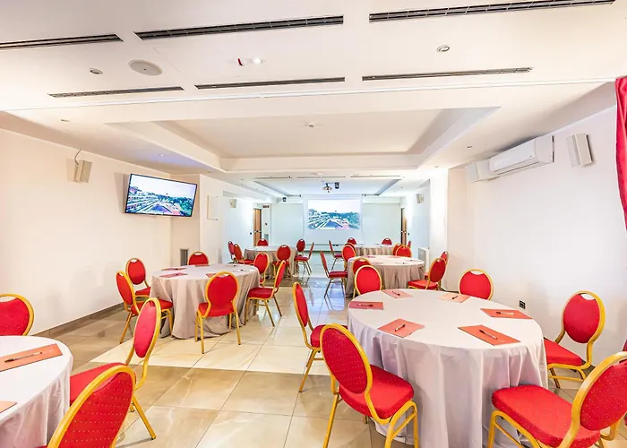 Cardinal St. Peter Otel